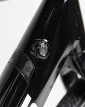 Load image into Gallery viewer, Surge - Black